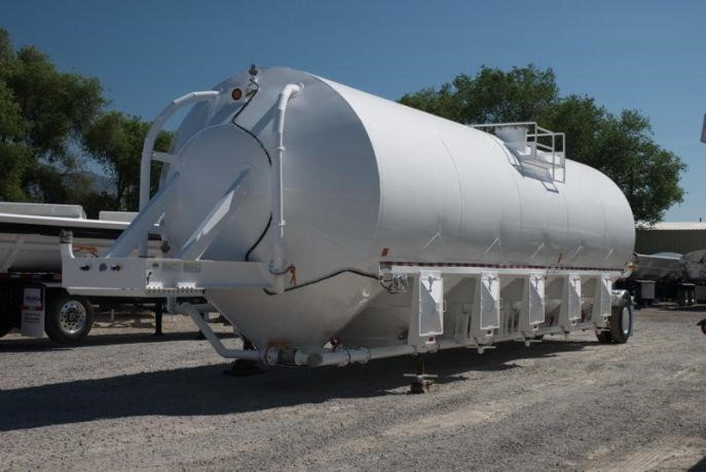 Pneumatic Trailers