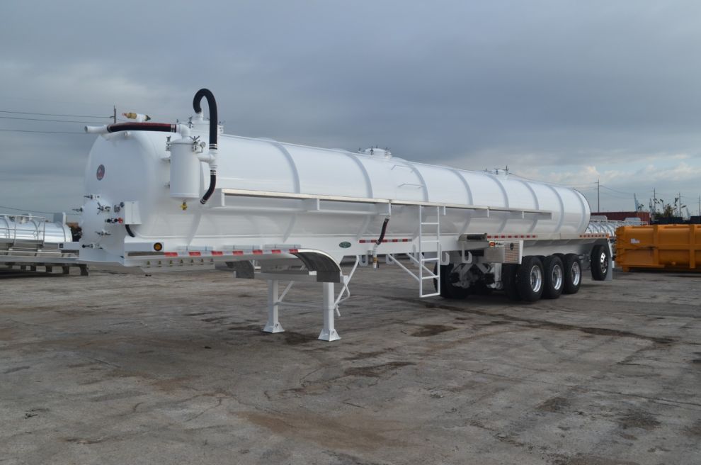 DRAGON 165 BBL 3 AXLE VAC TRAILER